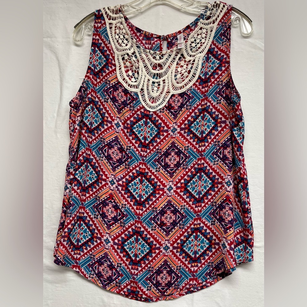 Boho / Aztec vibe, ‘Xhilaration’ Geometric Print Tank with Crochet Neckline Lace